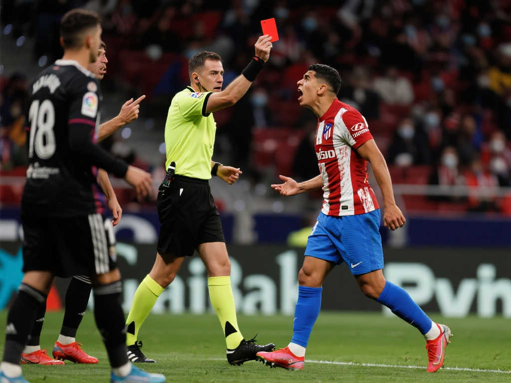 而立之战失控：科雷亚染红+怒喷裁判或遭重罚